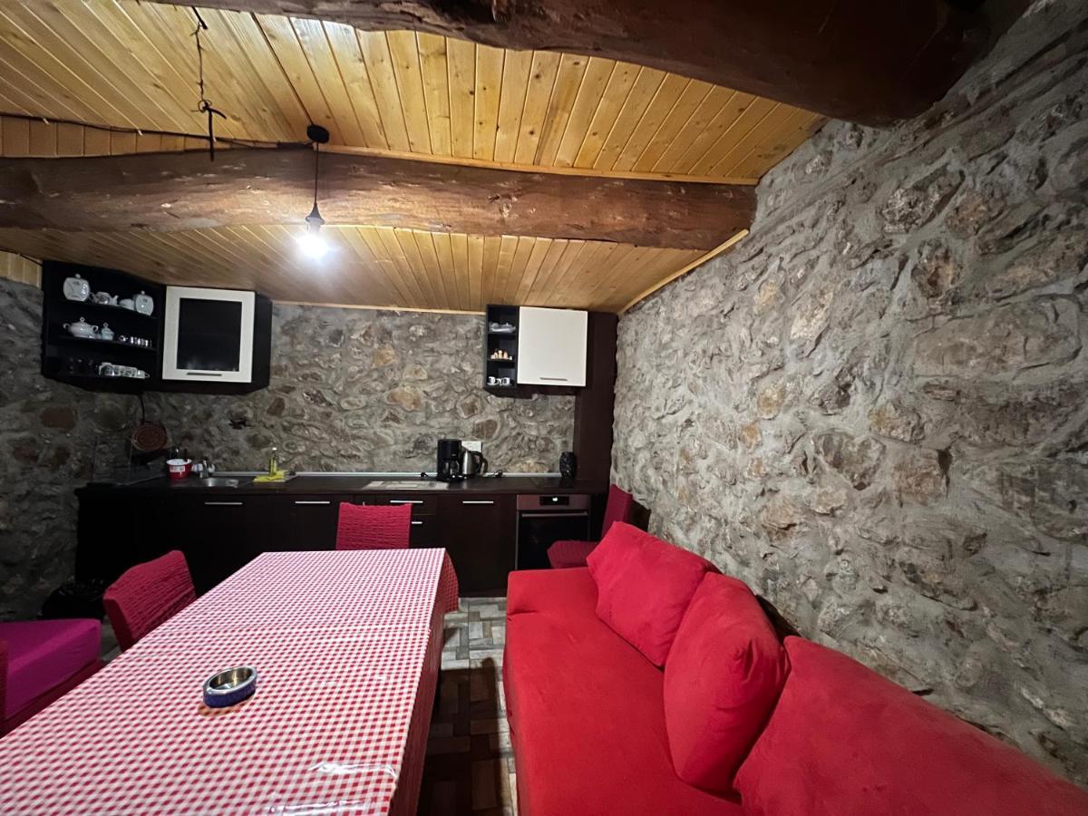 Отель Цяла Ваканционна Къща- Florina Houses Goranovtsi Экстерьер фото